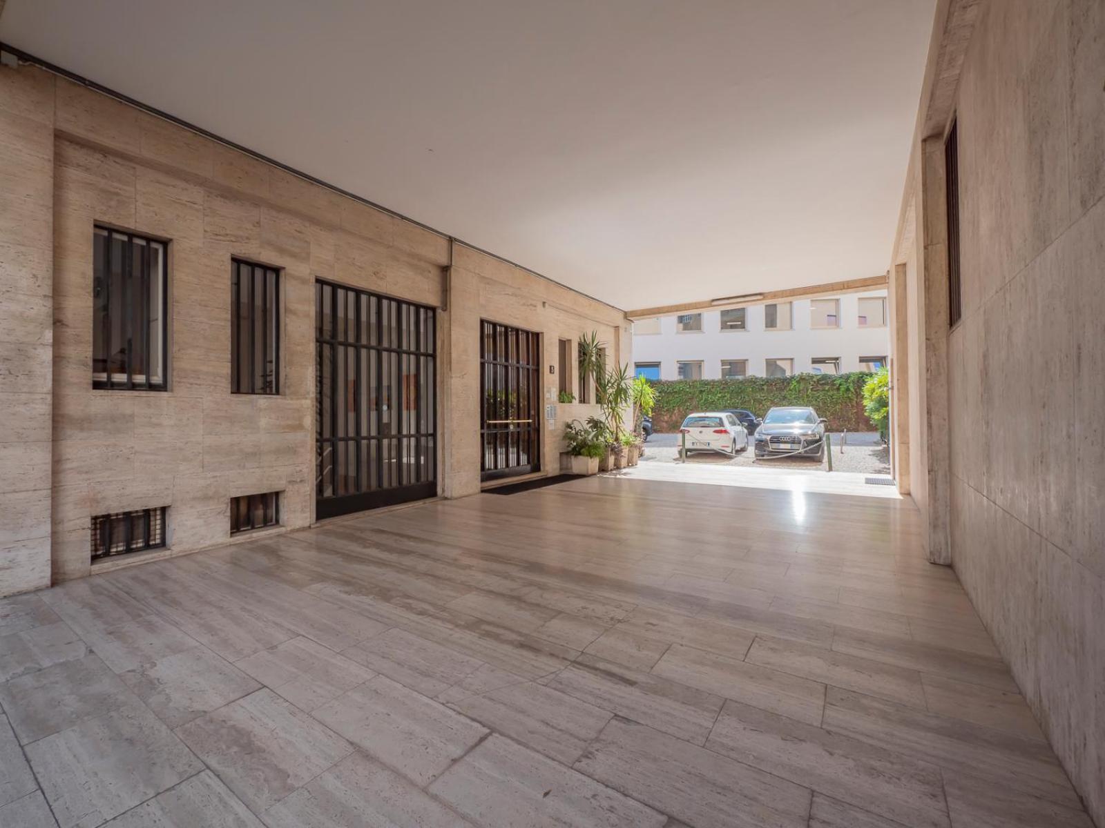 Italstay - Disciplini Apartment -10 Min Dal Duomo Милан Экстерьер фото